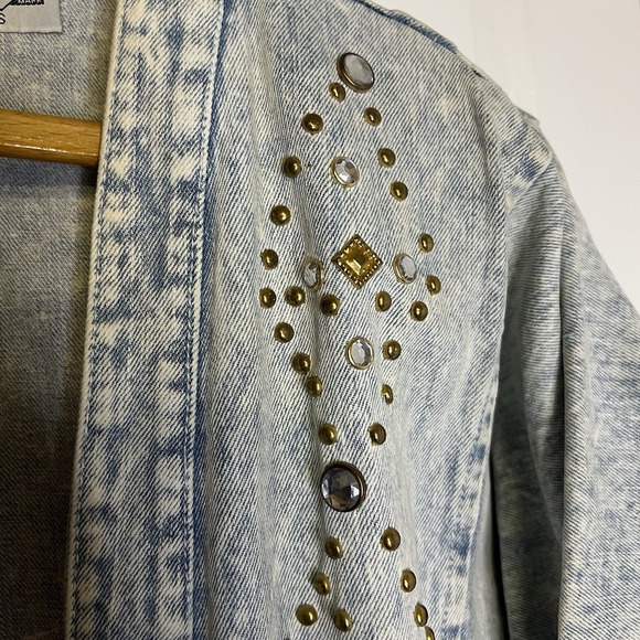 Vintage RIO Acid Wash Denim Jeweled Jacket With Pleats And Shoulder Pads In Sz S - Picture 5 of 7